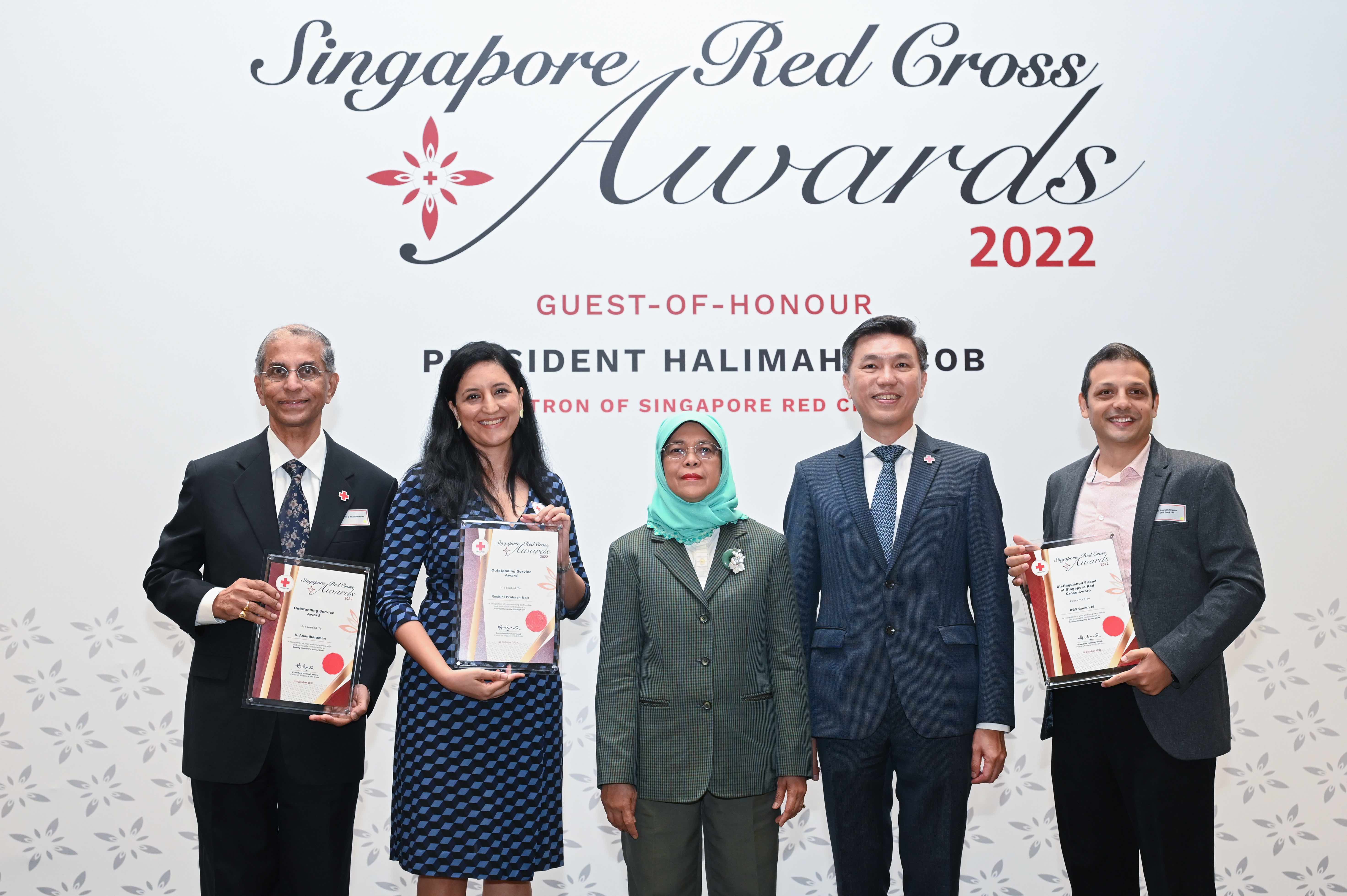 11 Outstanding Service Group2