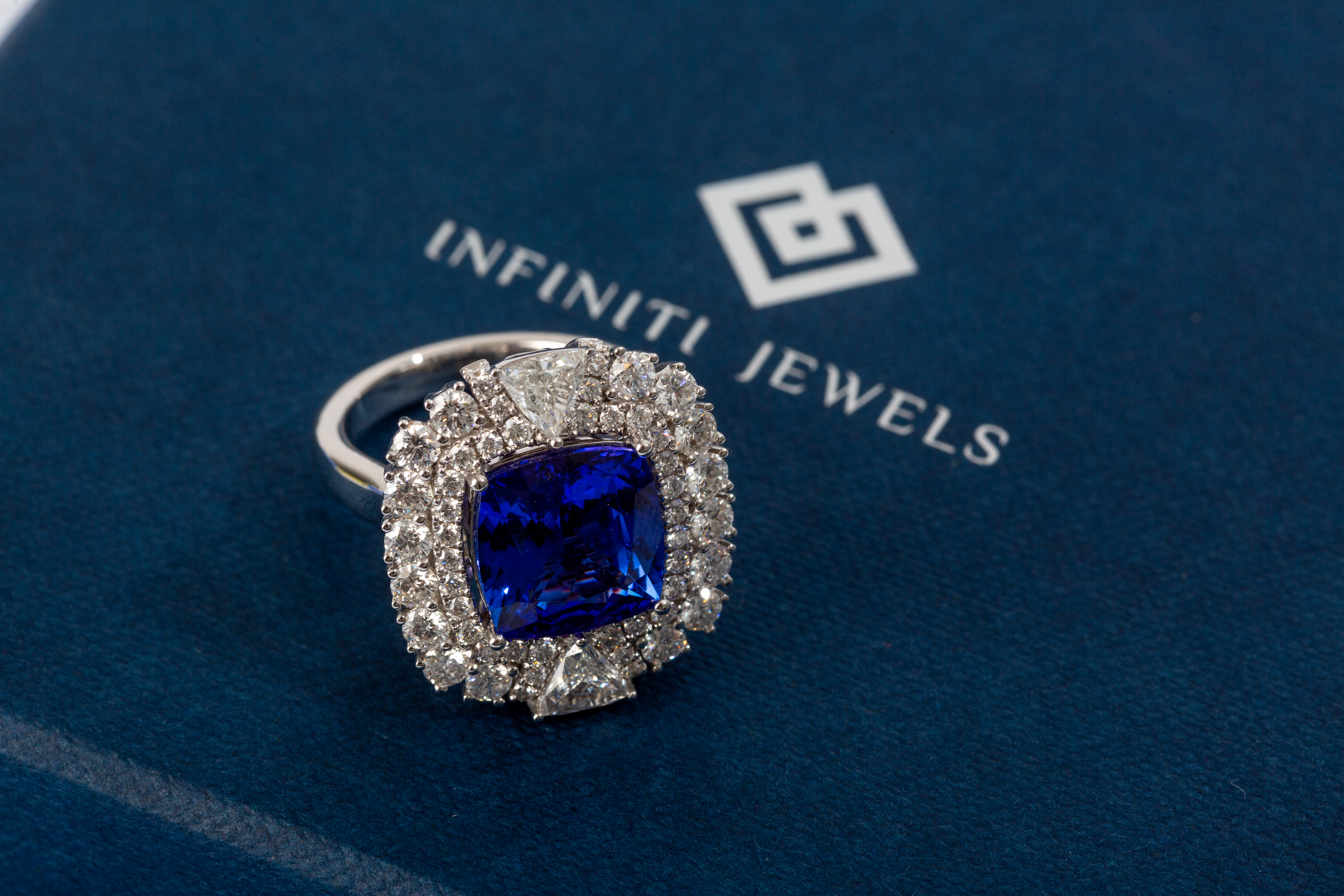 SRC Auction Dual Dazzle 1